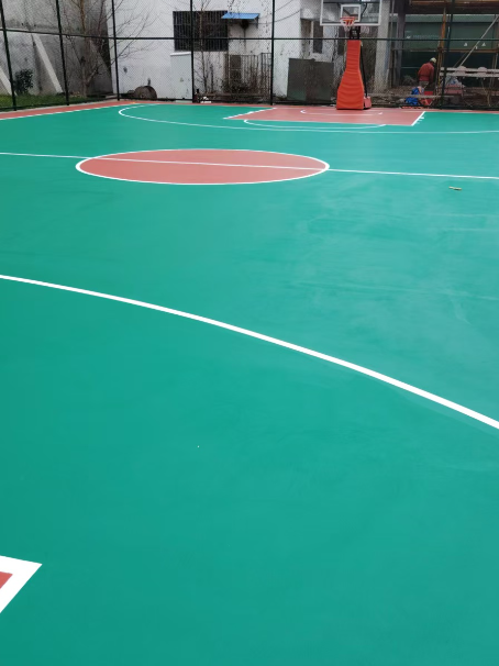 启东 球场长期使用易出现地面开裂